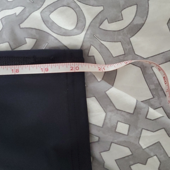 Columbia Capri Pants - Picture 7 of 7